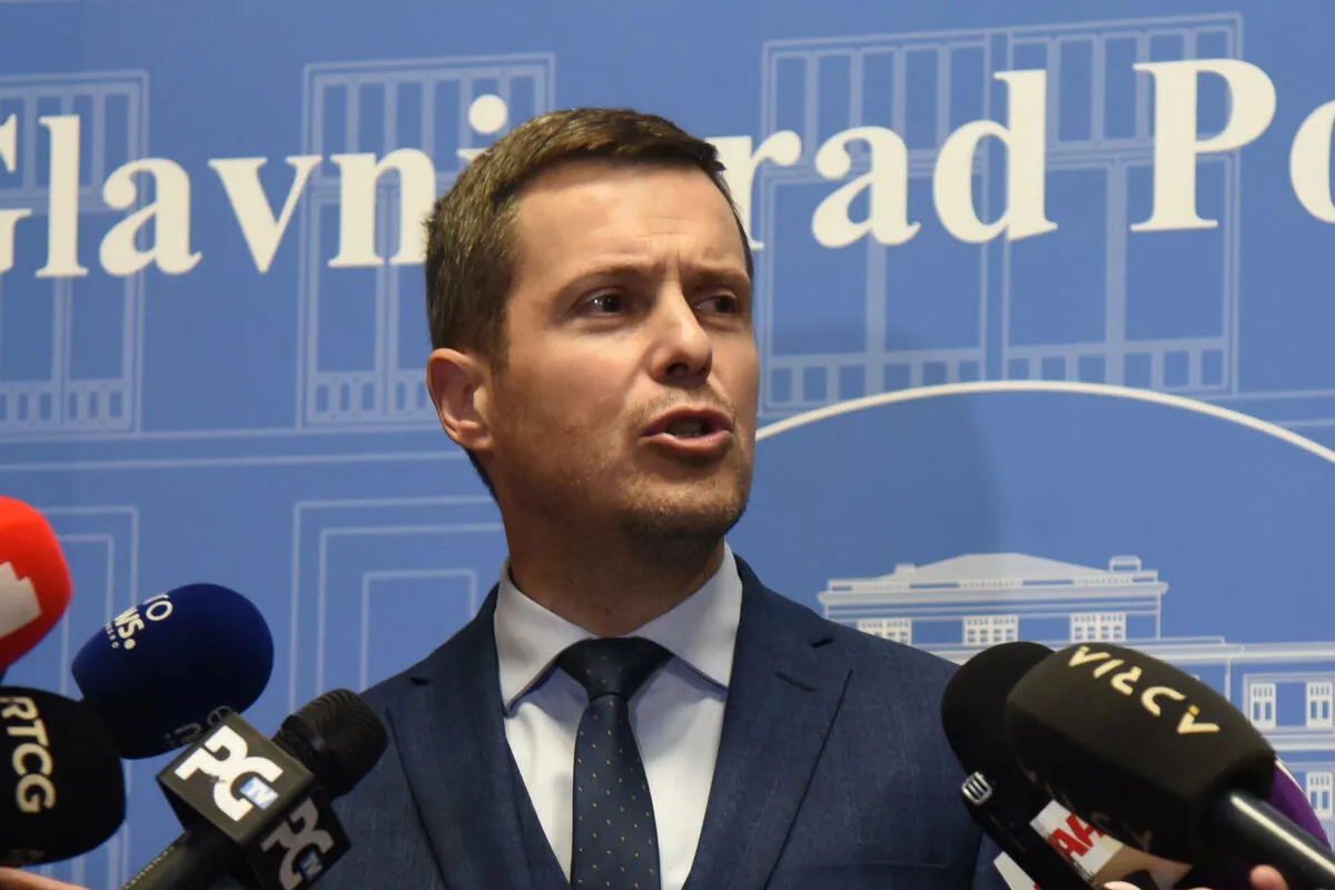 Mujović poziva DNP da se ogradi od Kneževića ili podnese ostavke