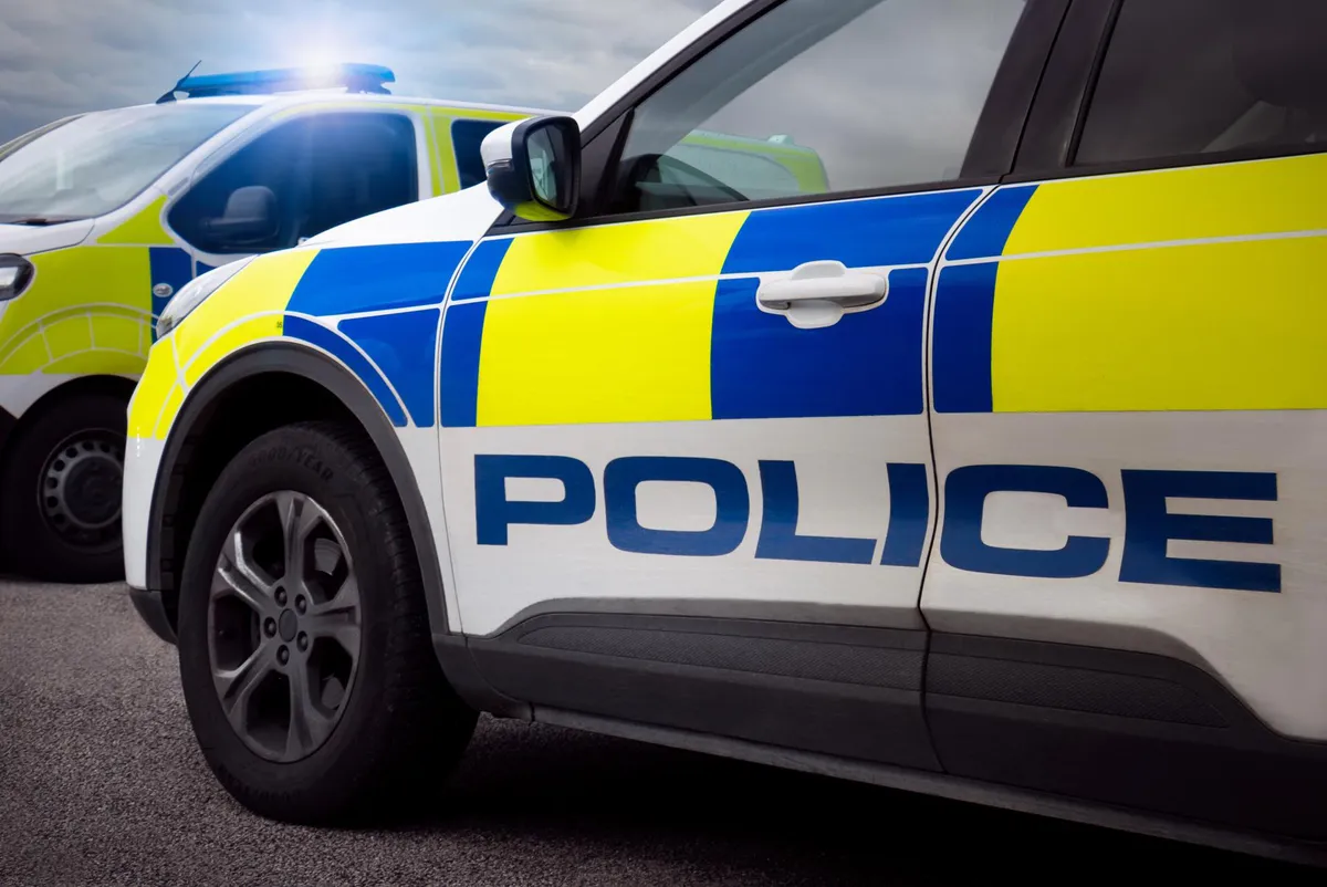 Muškarac poginuo, tinejdžer povrijeđen u napadu nožem u Velikoj Britaniji