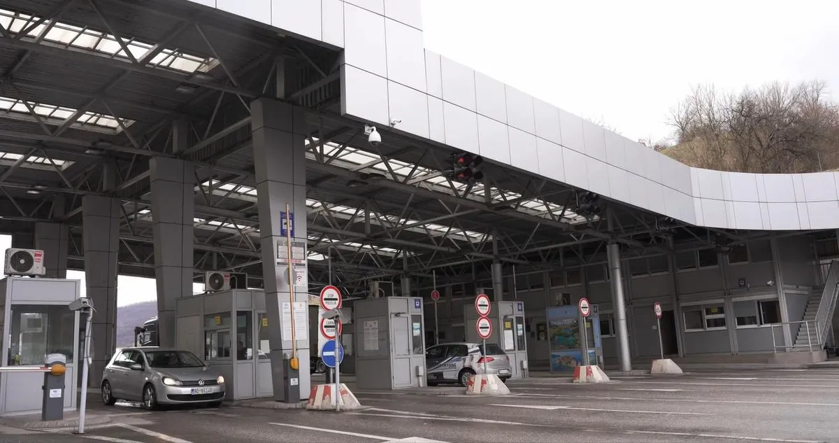 Na graničnom prelazu Dobrakovo zaplijenjeno 10 zlatnika od ruskog državljanina