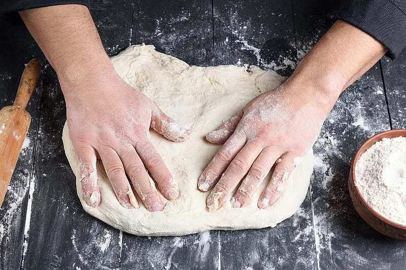 Najukusnije tijesto za pizzu bez glutena uz samo nekoliko sastojaka
