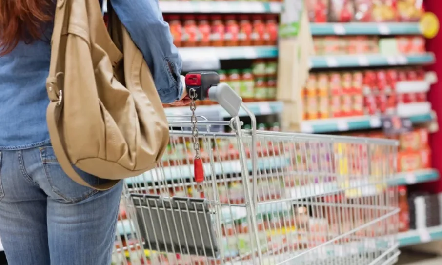 Neke trgovine u Crnoj Gori neće raditi u nedjelju uprkos odluci Ustavnog suda