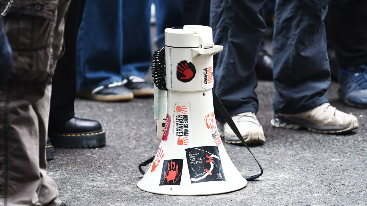 Novi Sad: Komemorativna šetnja povodom 15 mjeseci od pada nadstrešnice