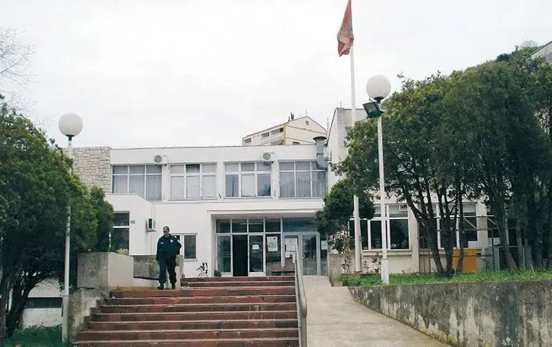 OB Ulcinj smanjen na 24 zaposlena, dežurna služba sa jednim policajcem