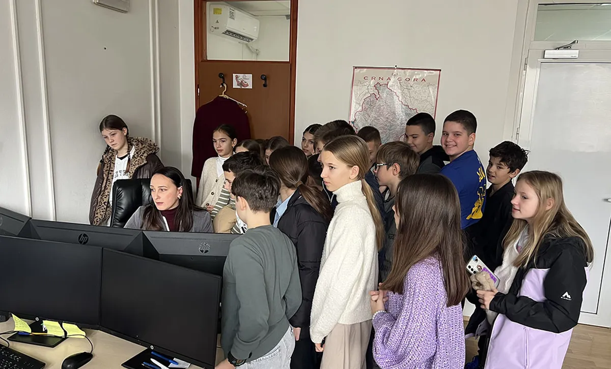 Obilježen Dan broja 112 u Baru: Učenici posjetili Operativno-komunikacioni centar