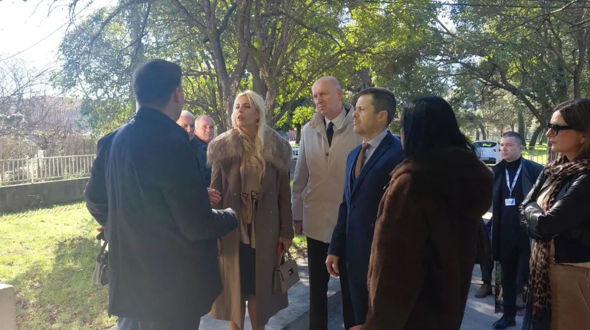 Obišli radove na Domu zdravlja u Tološima: Mujović i Šimun