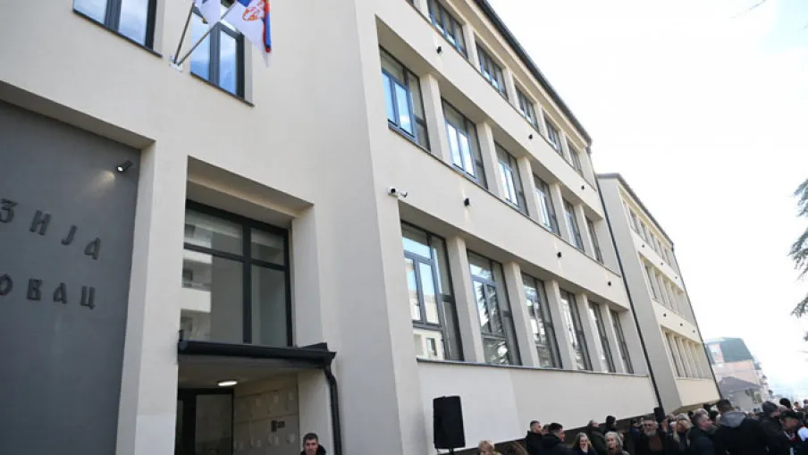 Otvorena rekonstruisana Gimnazija u Mladenovcu uz prisustvo Vučića