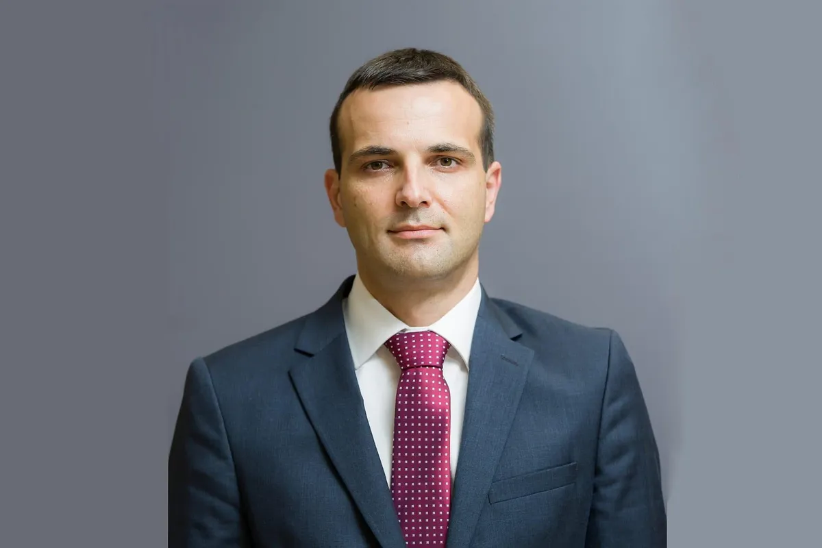 Papović: Srpska trobojka na ustanovama Crne Gore je protivzakonita