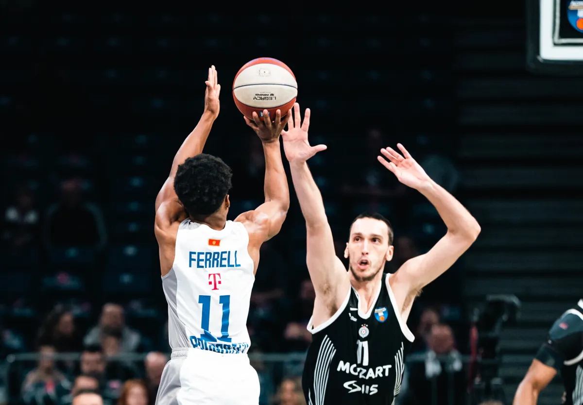 Partizan vodi protiv Budućnosti 77:55 u trećoj četvrtini