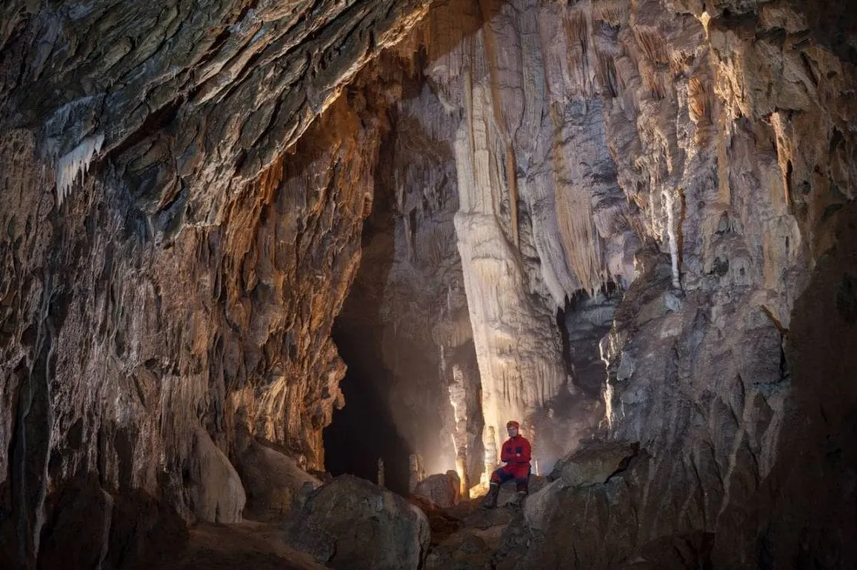 Pećina nad Vražjim firovima: Speleološki dragulj Crne Gore