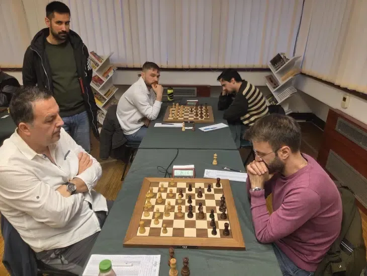 Petrov slavio protiv Tomića, petoro šahista maksimalno nakon trećeg kola