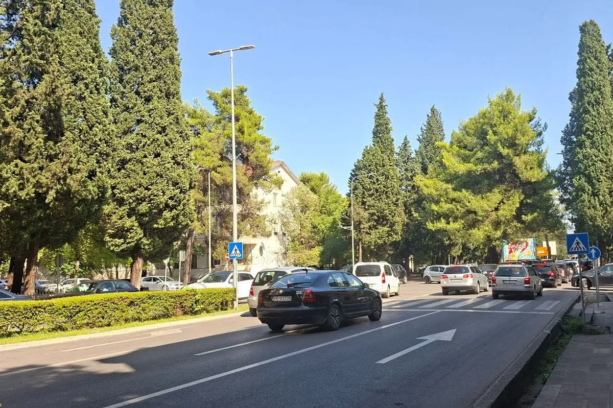 Policija snima utakmicu Budućnost-Sutjeska, zatvorene ulice u okolini stadiona