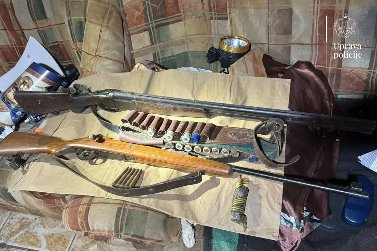 Policija u Danilovgradu uhapsila S.S. i oduzela oružje i eksploziv