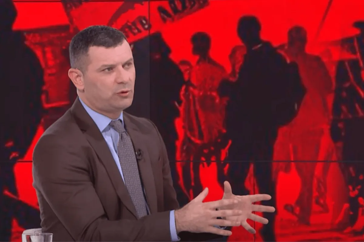 Prekić: Isticanje trobojke zloupotreba prošlosti i negiranje identiteta Crne Gore