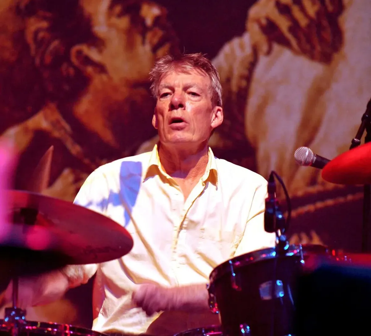 Preminuo Endru Ranken, bubnjar kultnog benda The Pogues