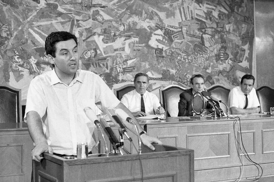 Prva Đukanovićeva Vlada izglasana prije 35 godina: Svi članovi