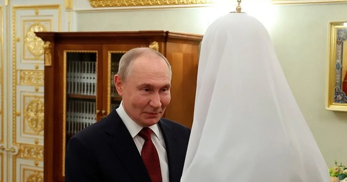 Putin čestitao patrijarhu Kirilu 17 godina na čelu Crkve