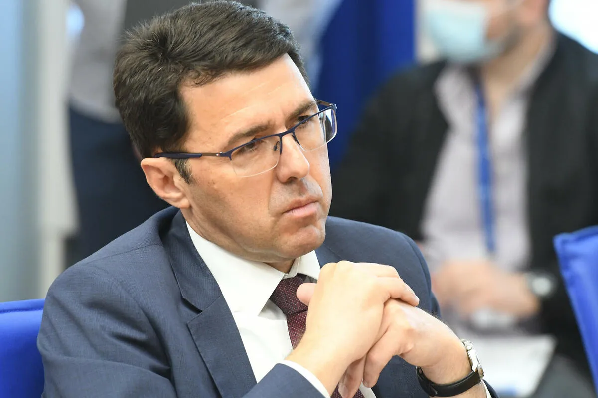 Radulović: Usvajanje zakona bez procedure vodi ka lošoj implementaciji