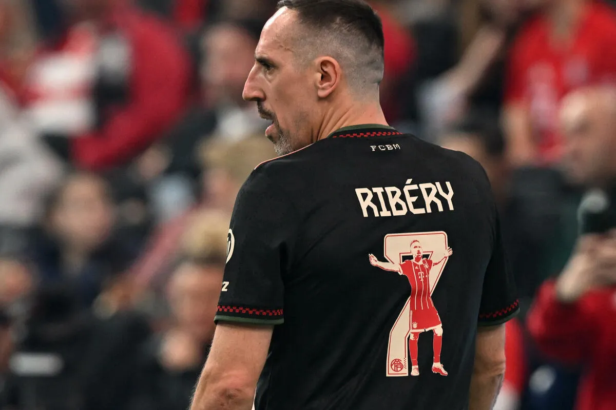 Riberi najavio tužbe zbog povezanosti sa aferom Epstin