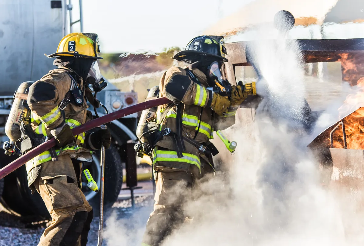 Rožaje: Vatrogasci povrijeđeni u prevrtanju kamiona tokom gašenja požara