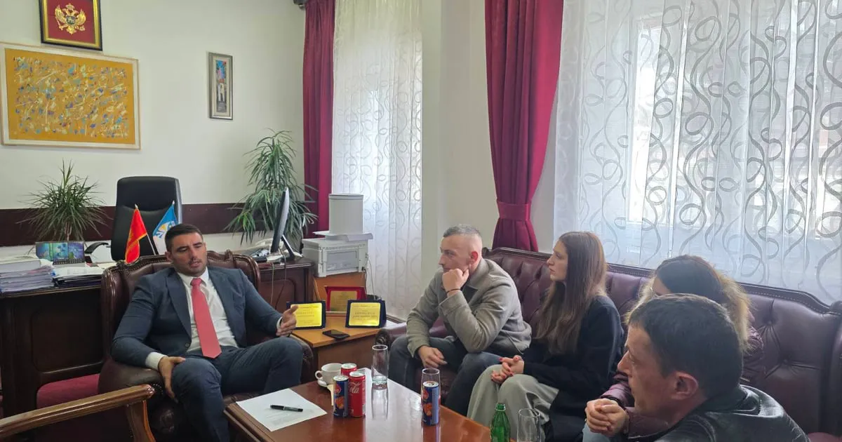 Šavnik pruža podršku mladim bračnim parovima: Jakić ugostio Vućića i Đurđića