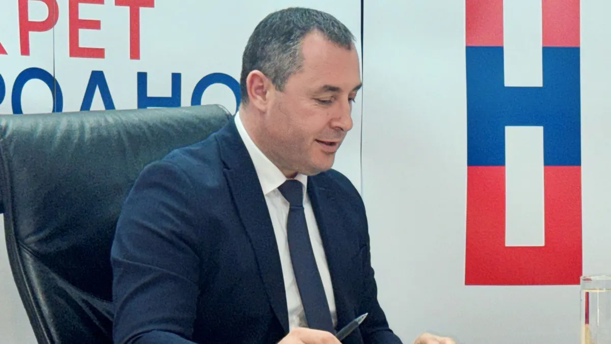 Šćekić poziva RTCG da uvede ćirilicu kao ravnopravno pismo