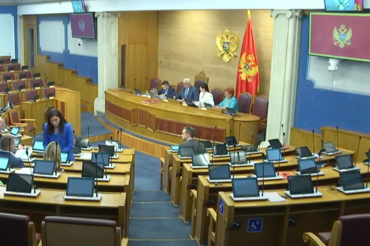 Sjednica Skupštine o neradnoj nedjelji: PES predlaže izmjene zakona