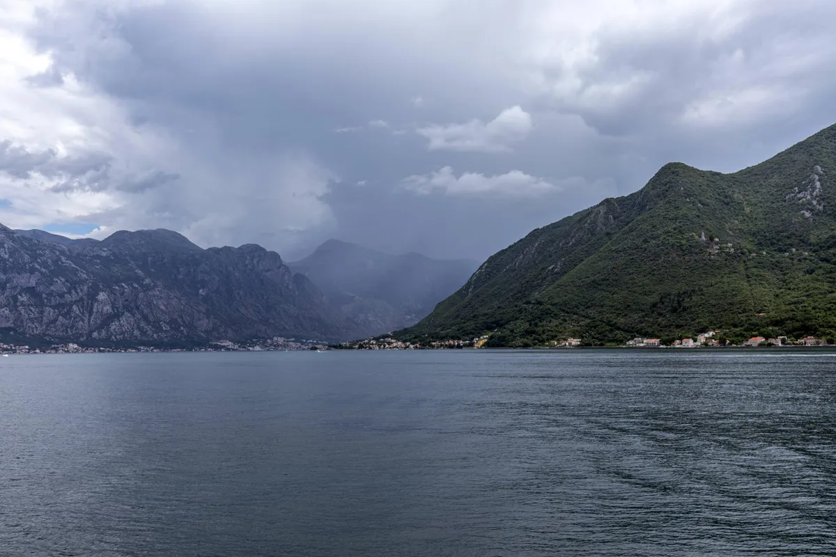 Sjutra oblačno sa kišom, temperatura do 12 stepeni