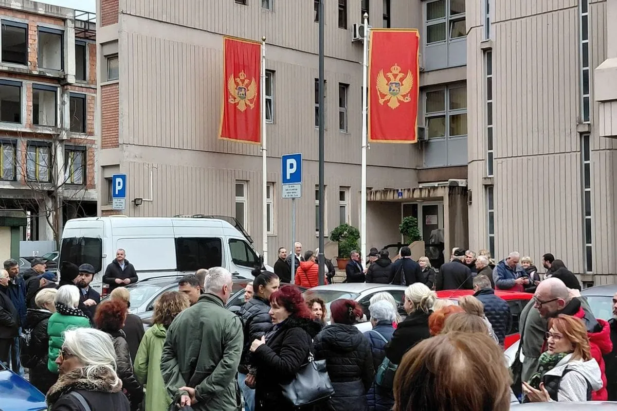 Skup ispred Osnovnog suda u Podgorici podrška procesuiranim učesnicima protesta