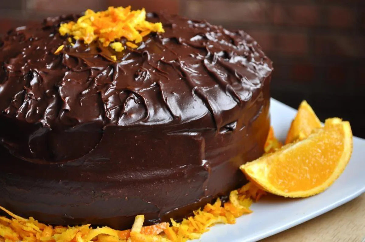 Sočna čokoladna torta s narandžom: Jednostavan i efektan desert