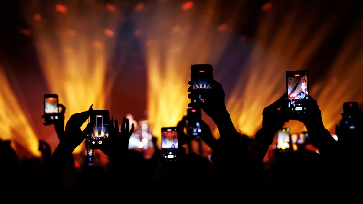 Telefoni umjesto podijuma: Promjene u industriji elektronske muzike