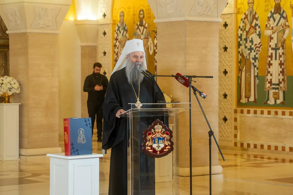 Teolog i sveštenik isključeni iz SPC zbog kritike crkvene vlasti