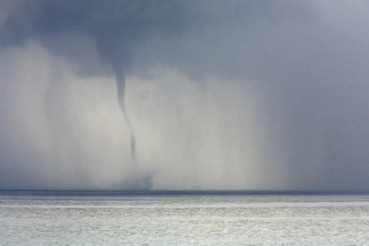 Tornado pogodio Krf, oštećeni krovovi i nestanak struje