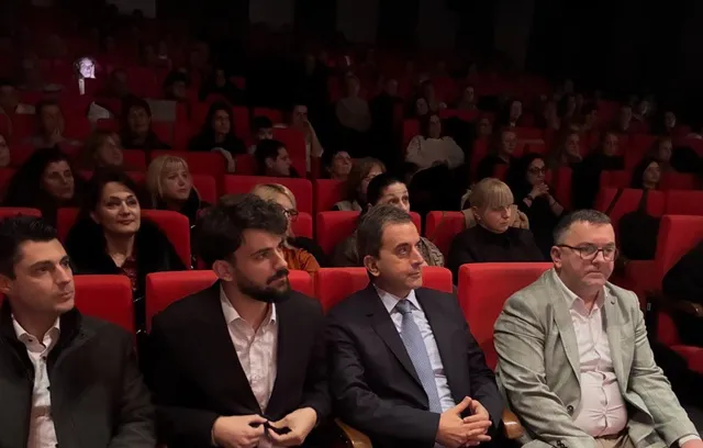 Tradicionalne grčke igre i pjesme upriličene u Nikšićkom pozorištu