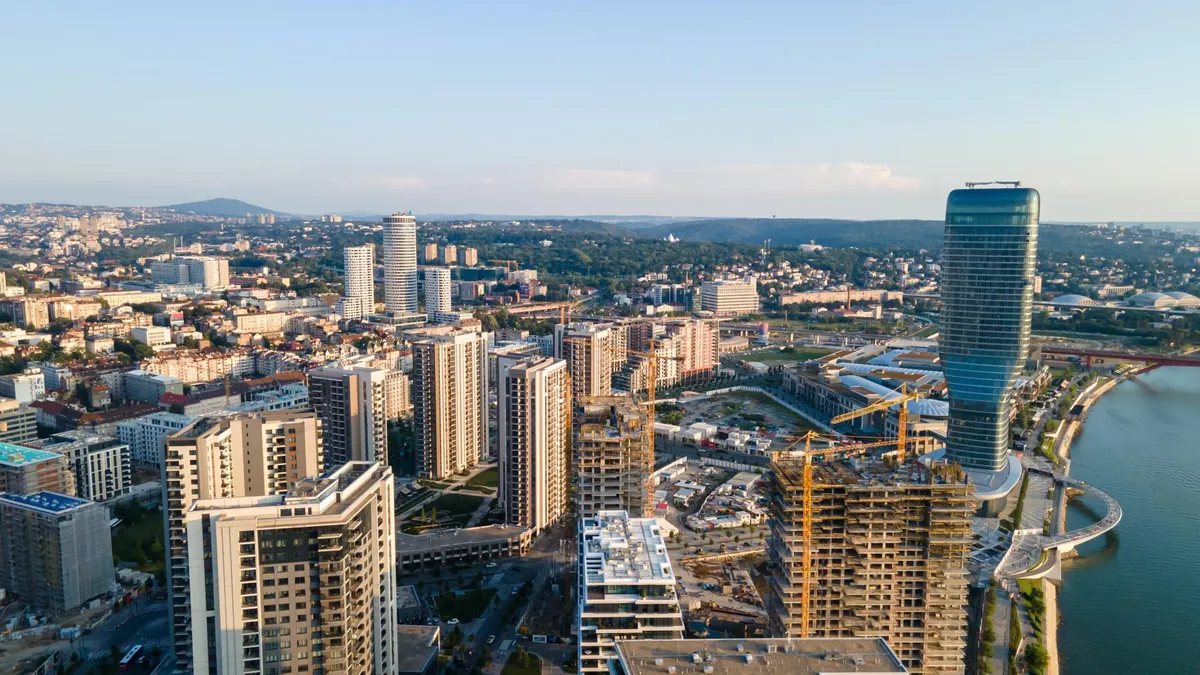 U Beogradu uhapšeni reketaši zbog iznude i napada na policiju