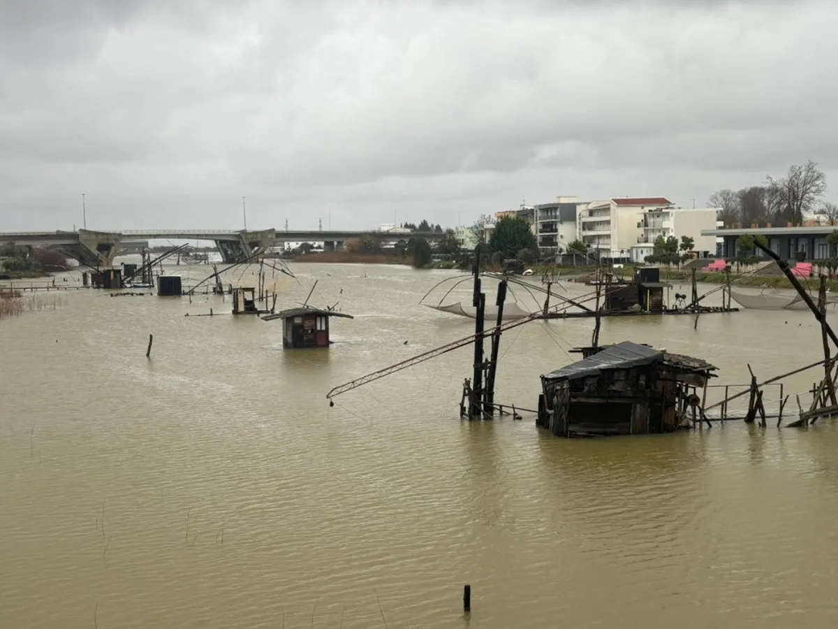 Ulcinj: Voda poplavila drvene kućice za ribolov i ulicu Majke Tereze