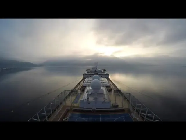 Uplovljavanje u Boku: Doživljaj sa komandnog mosta kruzera