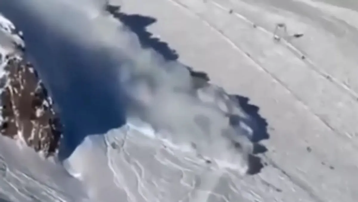 Vozić iskakao iz šina zbog lavine u Švajcarskoj