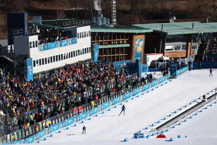 Vuk uletio na stazu tokom trke u kros kantriju na Zimskim olimpijadama