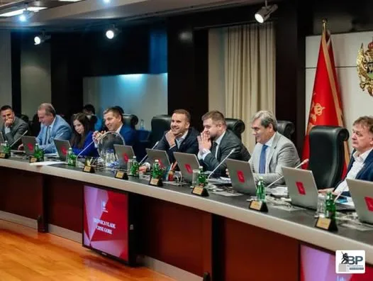 ZA SLUŽBENA PUTOVANJA ZA TRI MJESECA OTIŠLO 1,2 MILIONA