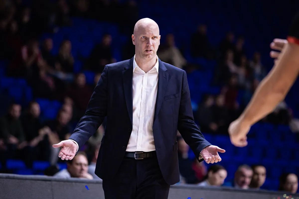 Žakelj: Bili smo premekani u odbrani, Partizan kontroliše meč