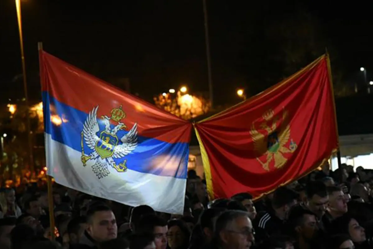 Zastave ponovo dijele vlast: Državni simboli kamen spoticanja