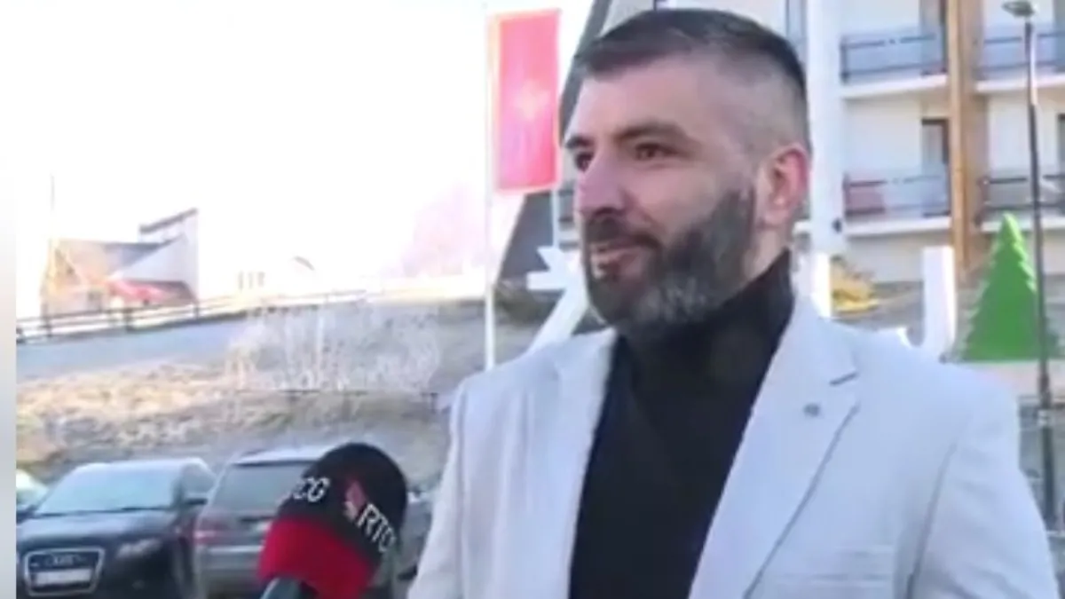 Žugić o simbolima: Zastava Crne Gore i trobojka iz Kraljevine