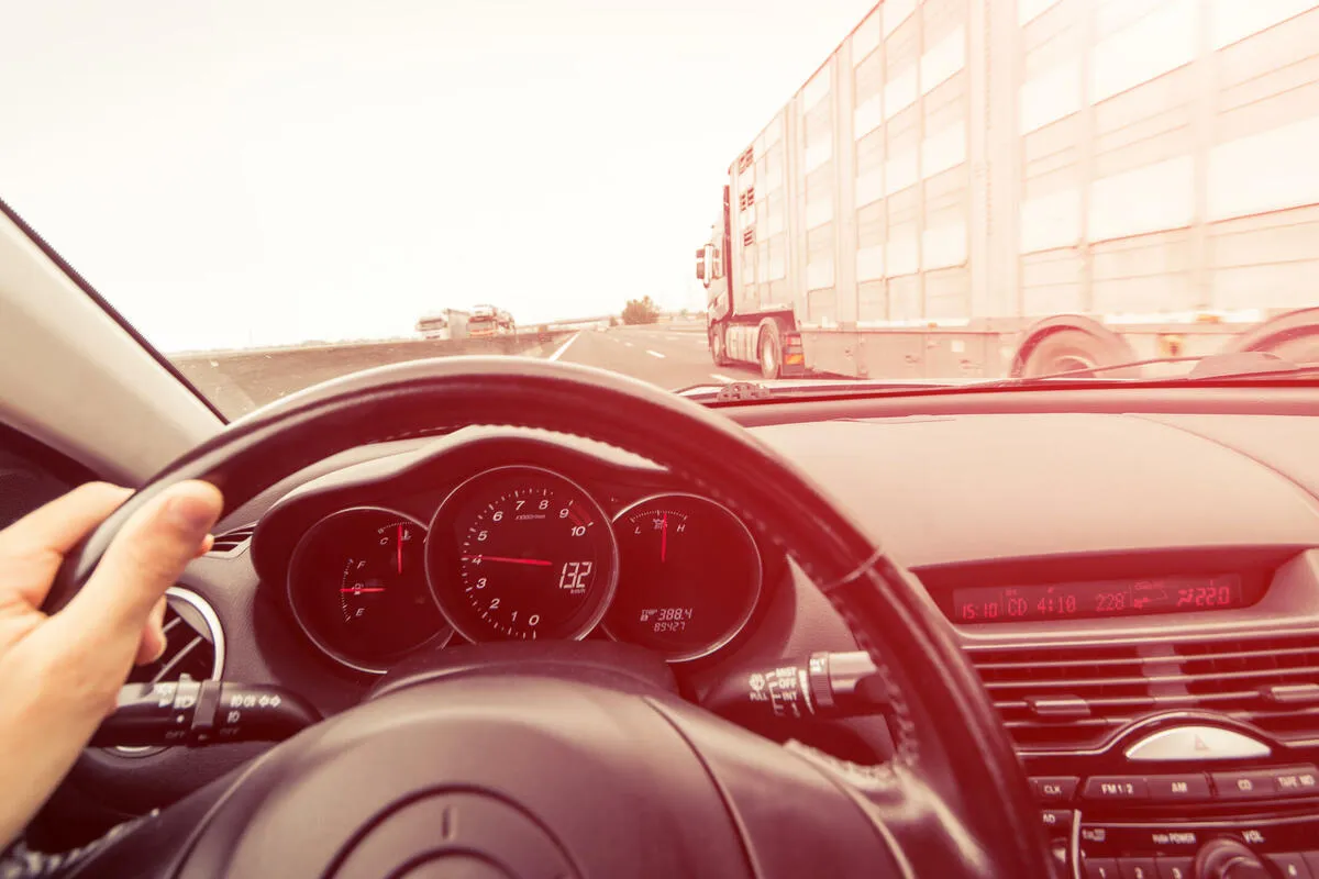 Državljanin BiH kažnjen sa 2.000 eura zbog teških saobraćajnih prestupa