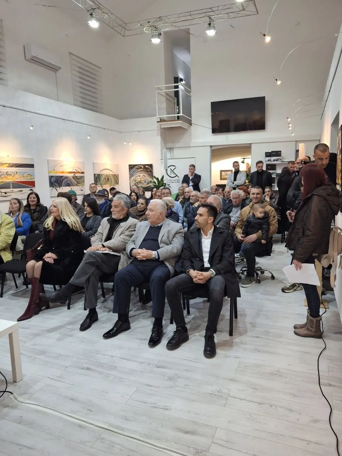 Predstavljena monografija „Cetinje 1950–1980“ u Galeriji centra za kulturu