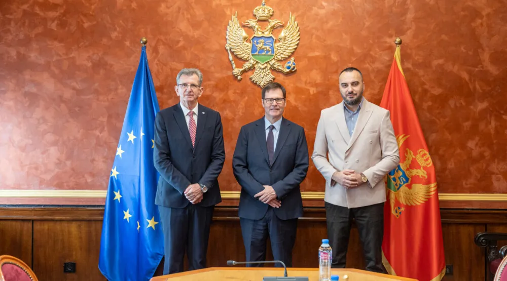 Ambasador Australije posjetio Skupštinu Crne Gore Ambasador Australije posjetio Skupštinu Crne Gore