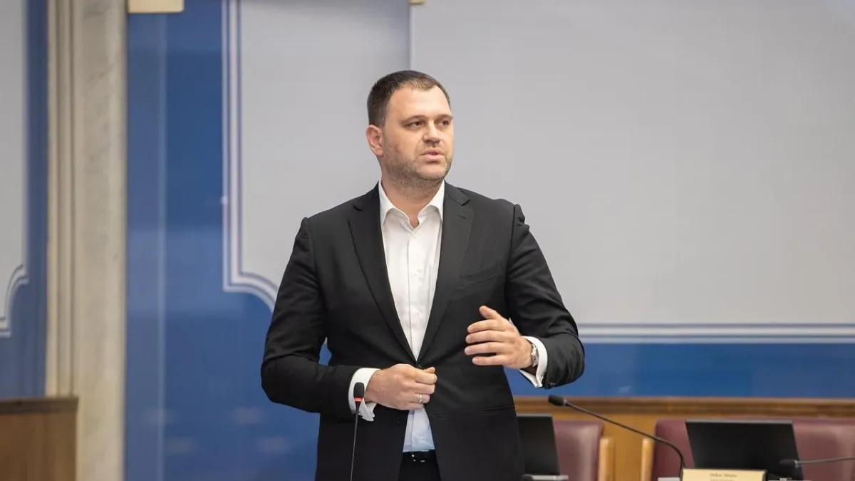 Anđušić: Dok zamajava građane, Vlada povećava naknade Anđušić: Dok zamajava građane, Vlada povećava naknade