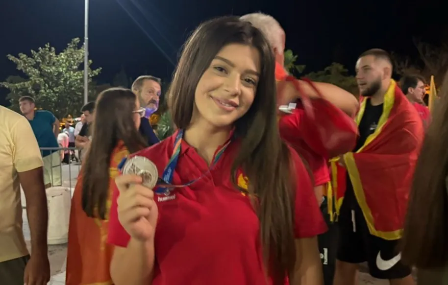 Andrea Dragnić: Zahvalna sam onoj maloj Andrei što je izabrala rukomet Andrea Dragnić: Zahvalna sam onoj maloj Andrei što je izabrala rukomet