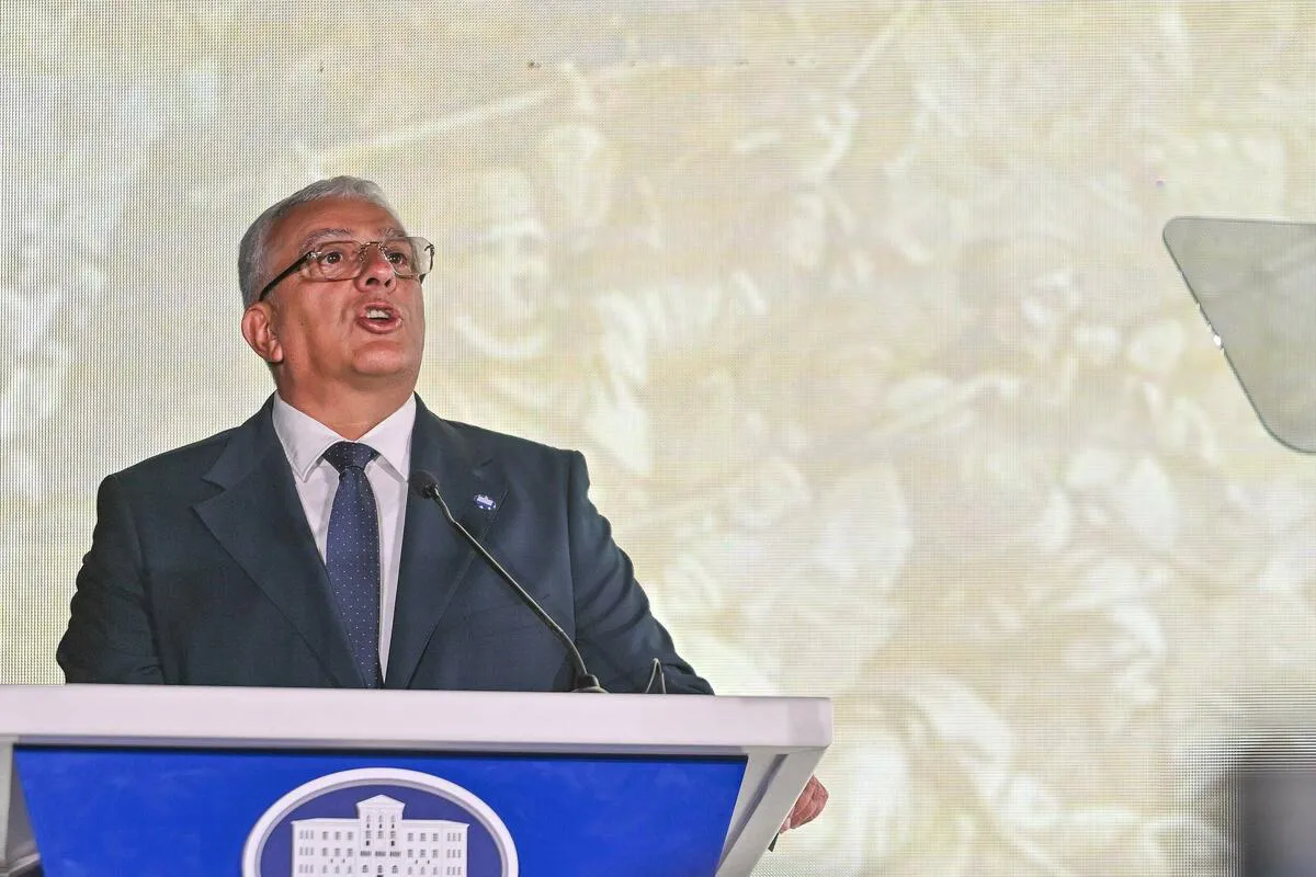 Andrija Mandić na udaru: Prijeti mu smjena zbog saučešća ratnom zločincu Andrija Mandić na udaru: Prijeti mu smjena zbog saučešća ratnom zločincu