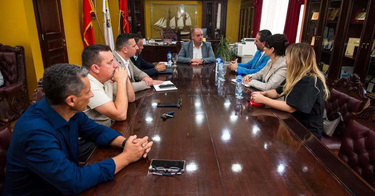 Delegacija Opštine Kosovo Polje u posjeti Ulcinju: Razmjena iskustava o upravljanju otpadom Delegacija Opštine Kosovo Polje u posjeti Ulcinju: Razmjena iskustava o upravljanju otpadom