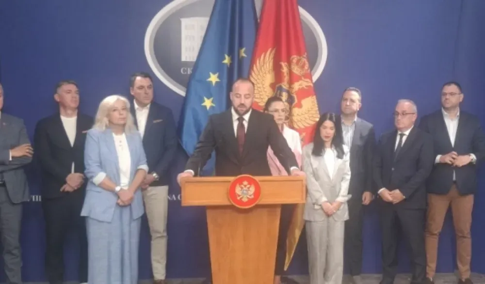 DPS upućuje inicijativu za smjenu Andrije Mandića DPS upućuje inicijativu za smjenu Andrije Mandića